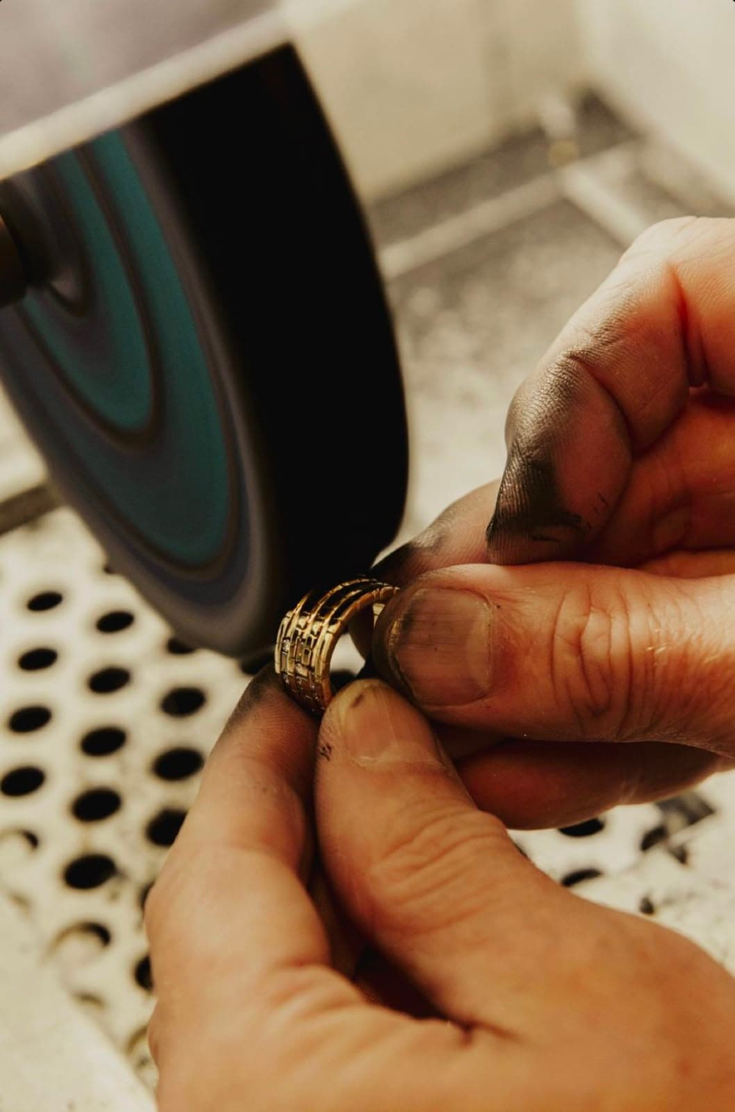 Polishing & Finishing at the karigar's bench